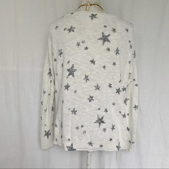 Hollister // White Open Knit Sweater Grey Stars All Over Long Sleeves Medium - Picture 5 of 10